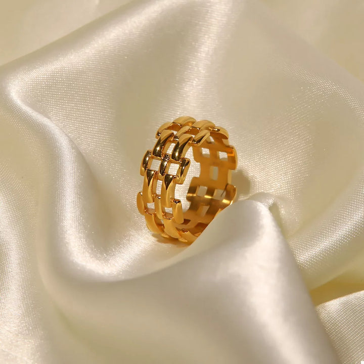 18K Gold-Plated Cutout Ring