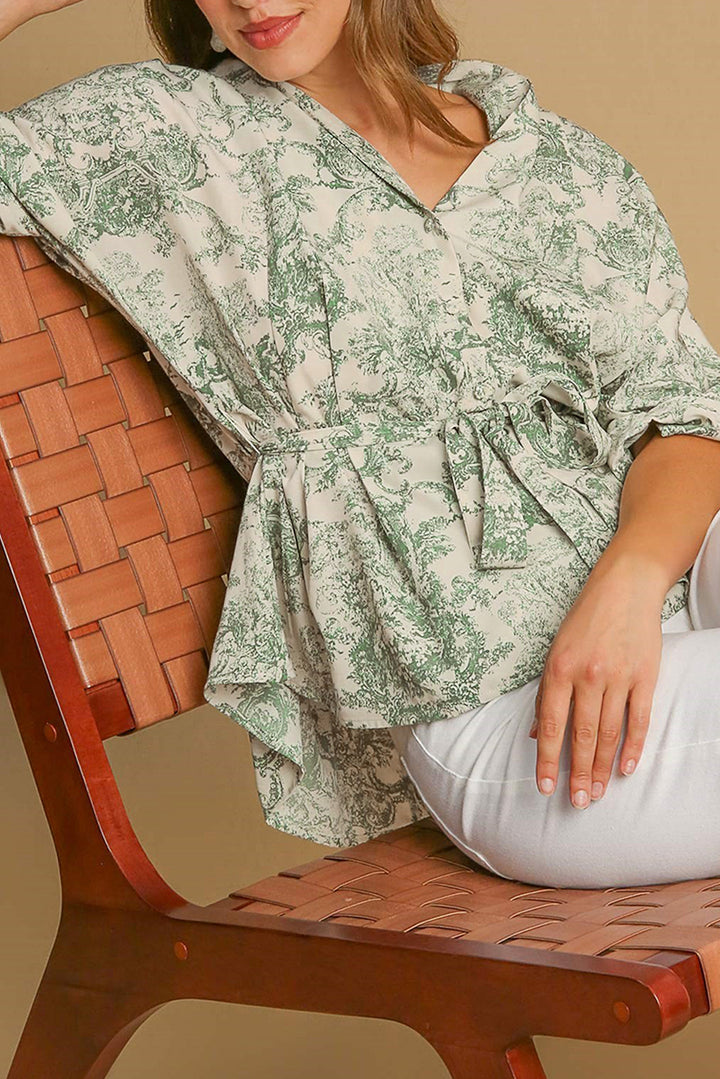 Chemise à manches 3/4 nouée avec imprimé paysage vert et ceinture
