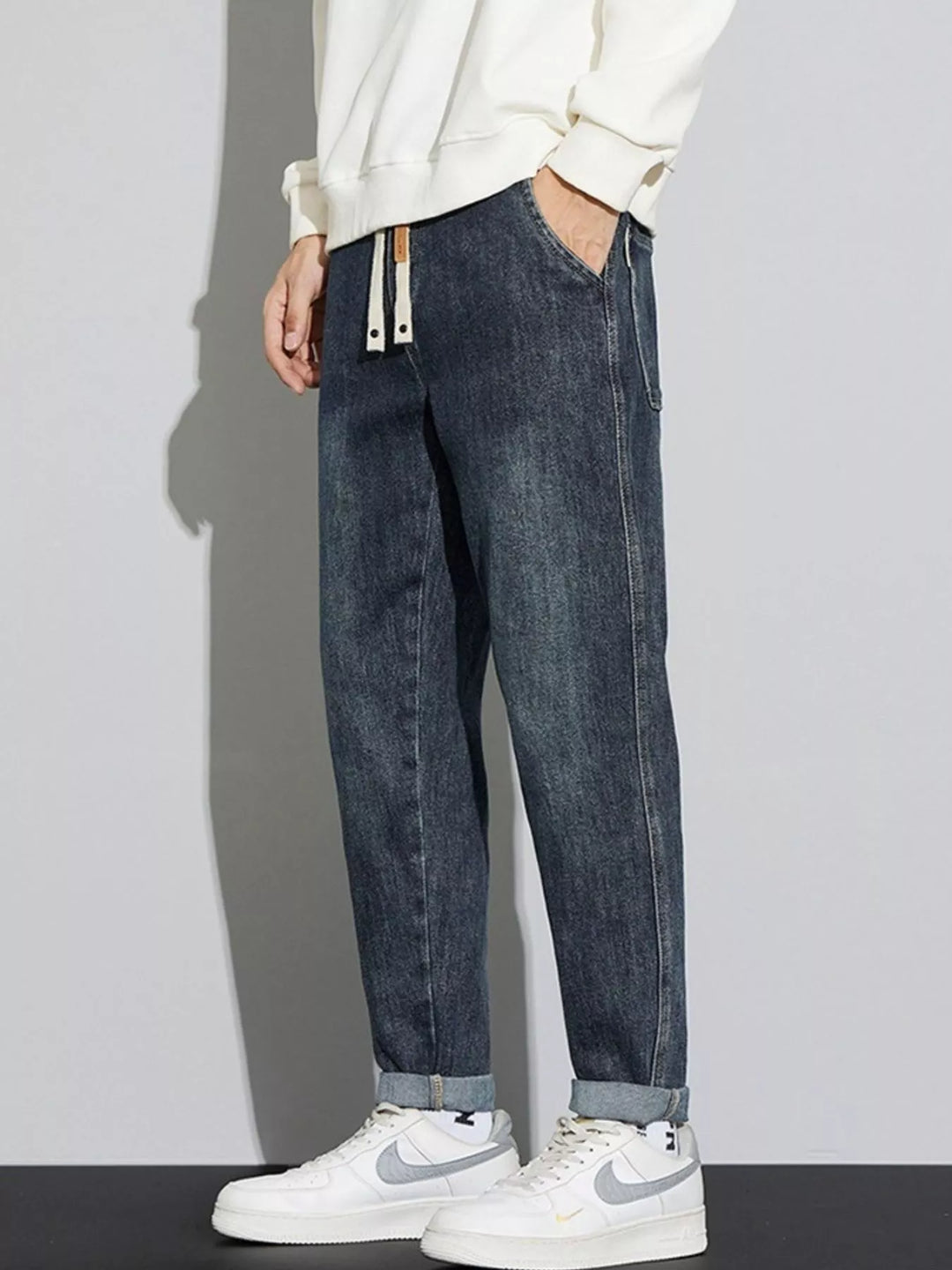 Men's Washed Relaxed Fit Cuffed Jeans