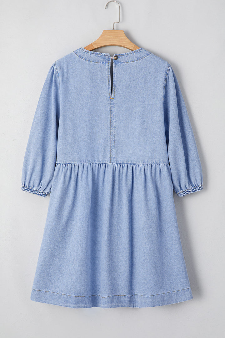 Robe mini babydoll à col carré et boutons en denim bleu Beau