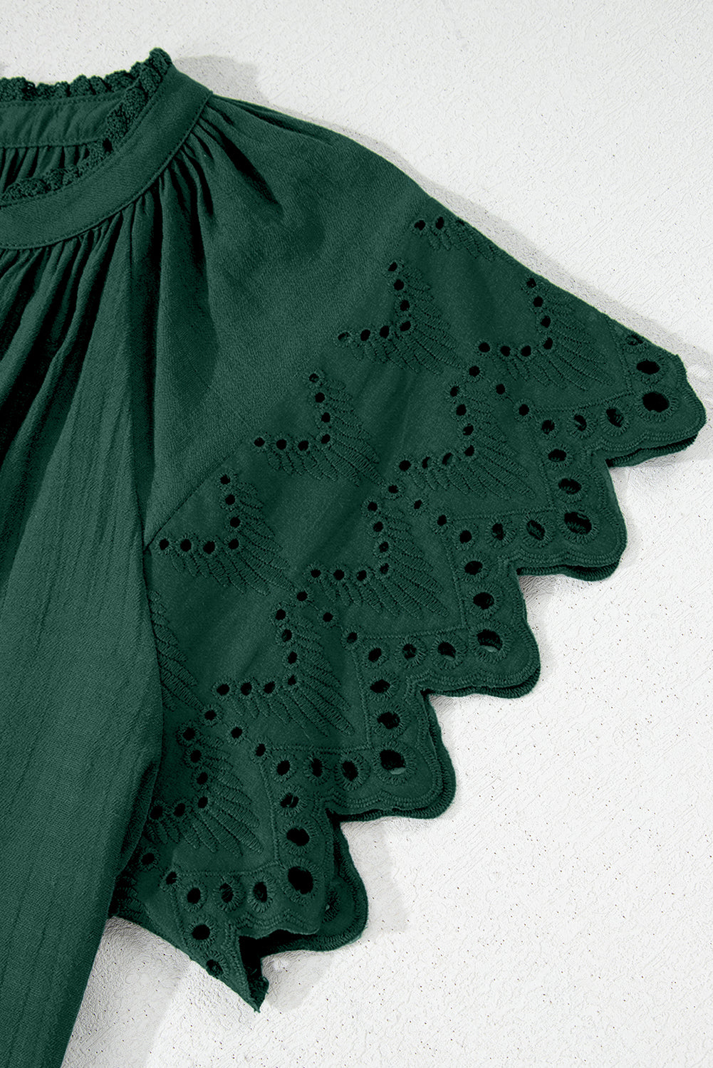 Green Bay 孔眼刺繡袖繫帶 V 領襯衫