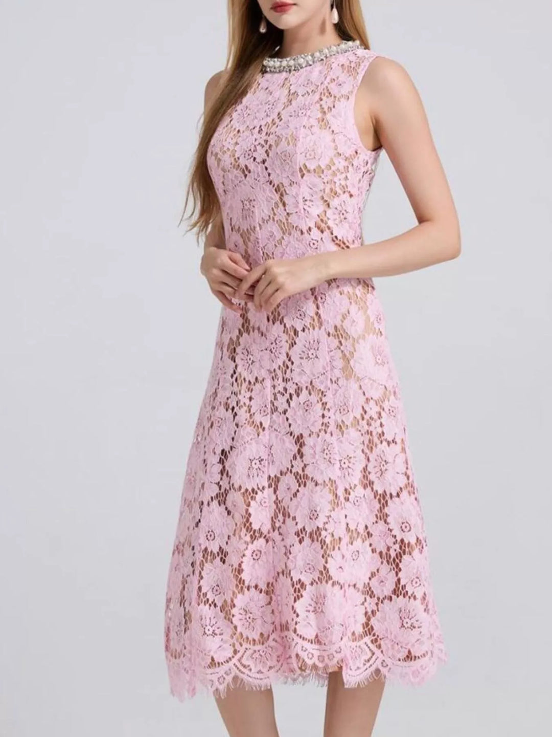 Pearl Neckline Sleeveless Lace Dress