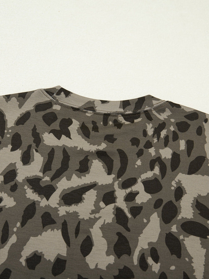 Leopard Print Mock Neck Slim Tee