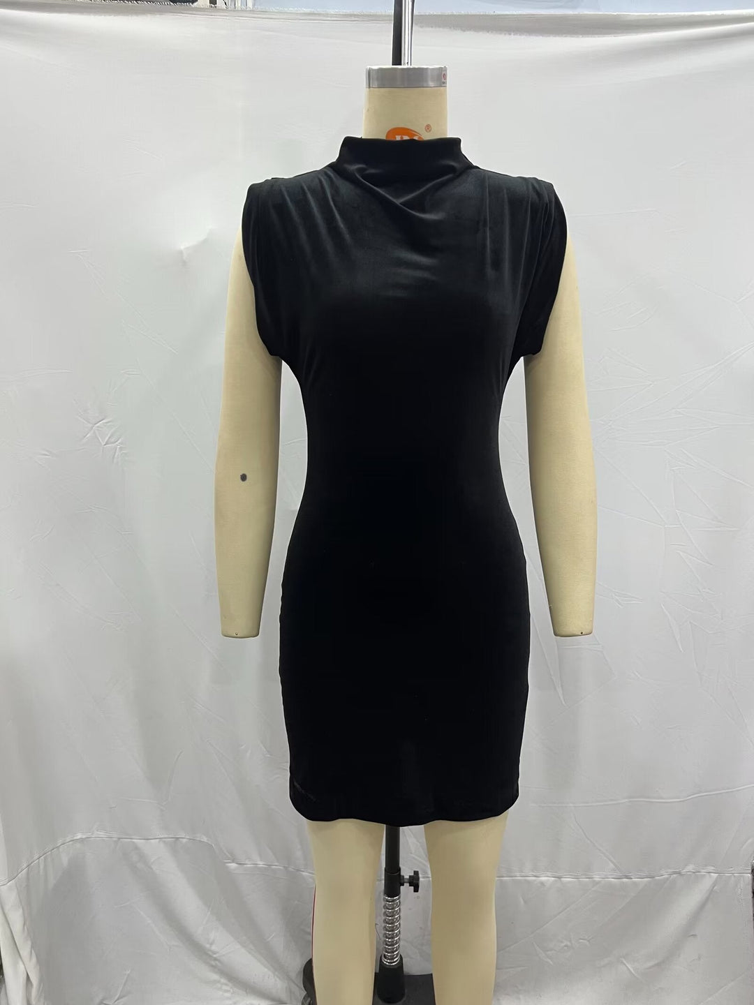 Spring Sexy Short Sleeve Velvet Belt Padded Shoulder Sheath Dress