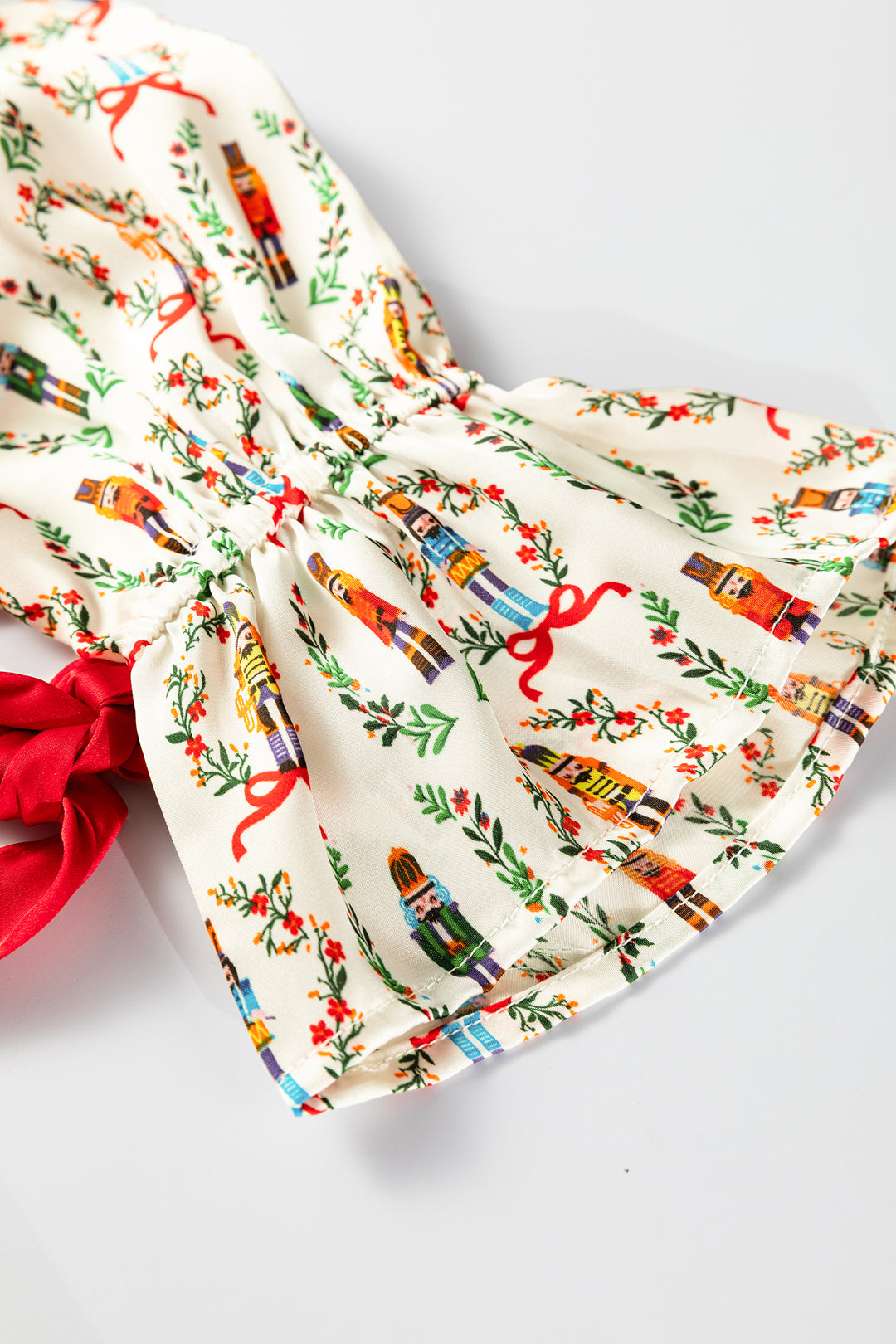 Beige Nutcracker Print Contrast Trim Tied up Bow Silky 2pcs Pajama Set