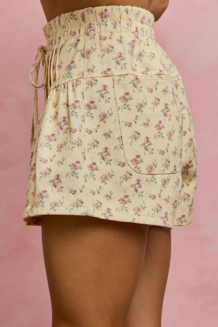SO ME Floral Print Denim Pintuck Elastic Waist Shorts