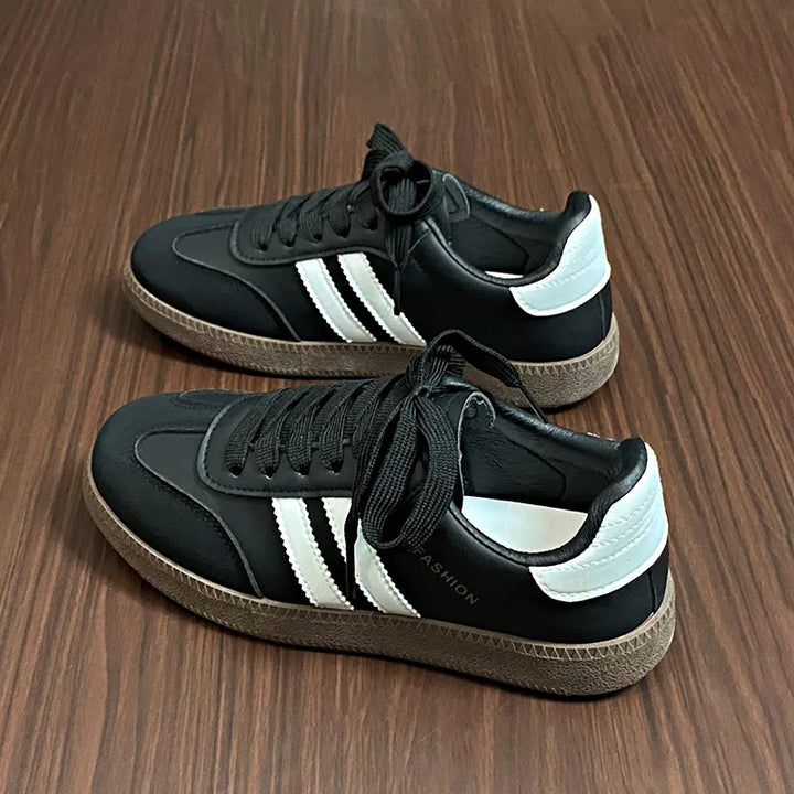 Side Striped Lace Up Round Toe Sneakers