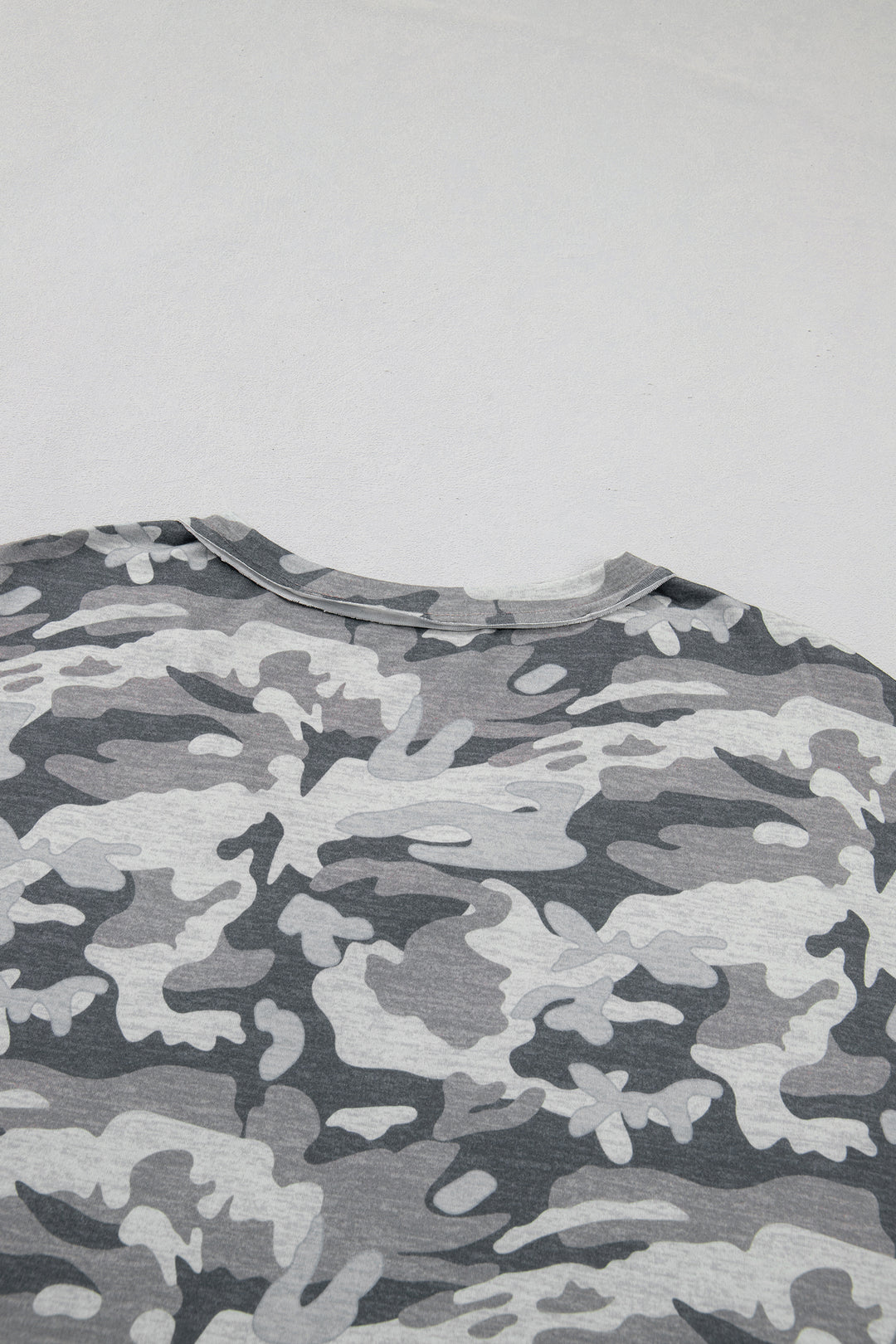 Green Retro Camouflage Print Raw Edge V Neck Tee