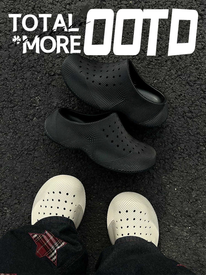 Outerwear 3D-textured Squishy-soft Closed-toe Slippers