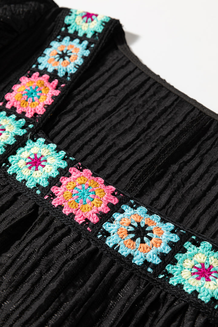 Haut fluide noir à col carré et manches courtes à volants, motif floral au crochet, grande taille