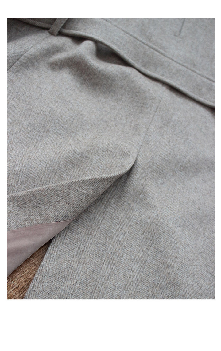 Mens Mid-length Wool Coat With Horn Buttons And A Lapel Collar