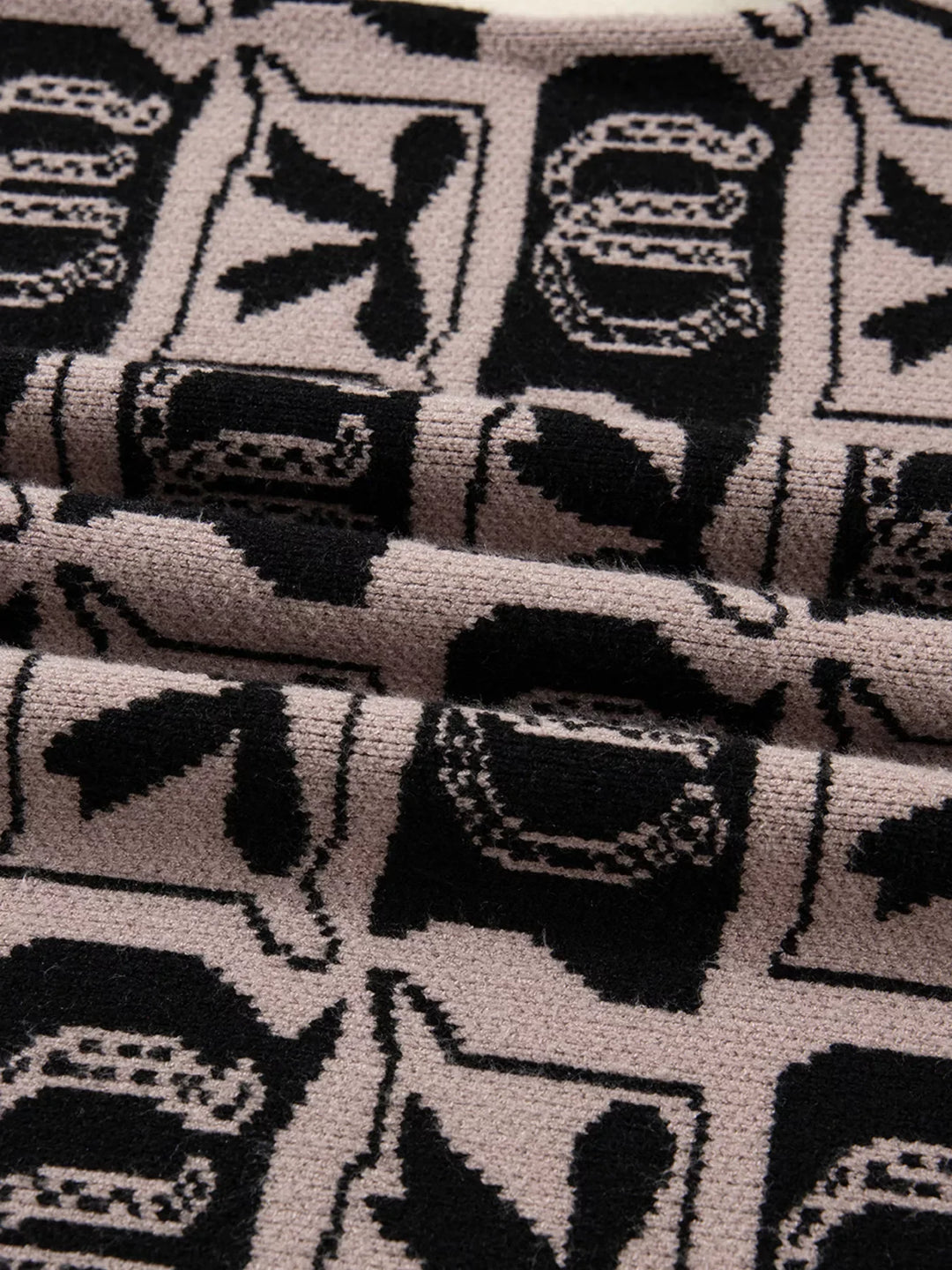 Bows & Horseshoes Pattern Round Neck Sweater