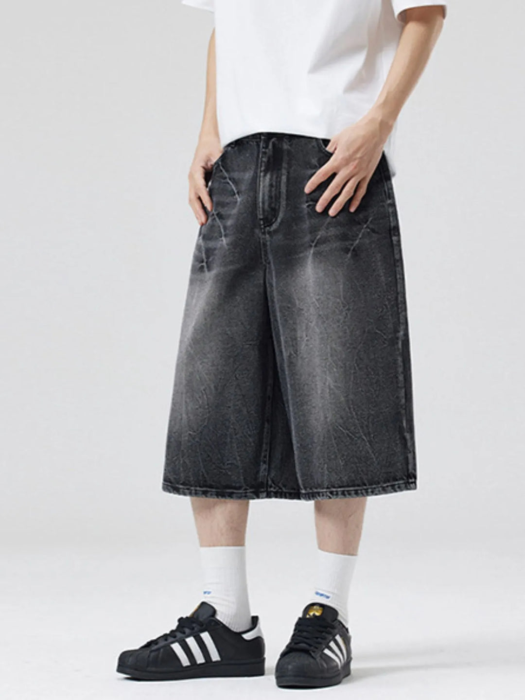 Men's Wide Leg Washed Denim Shorts