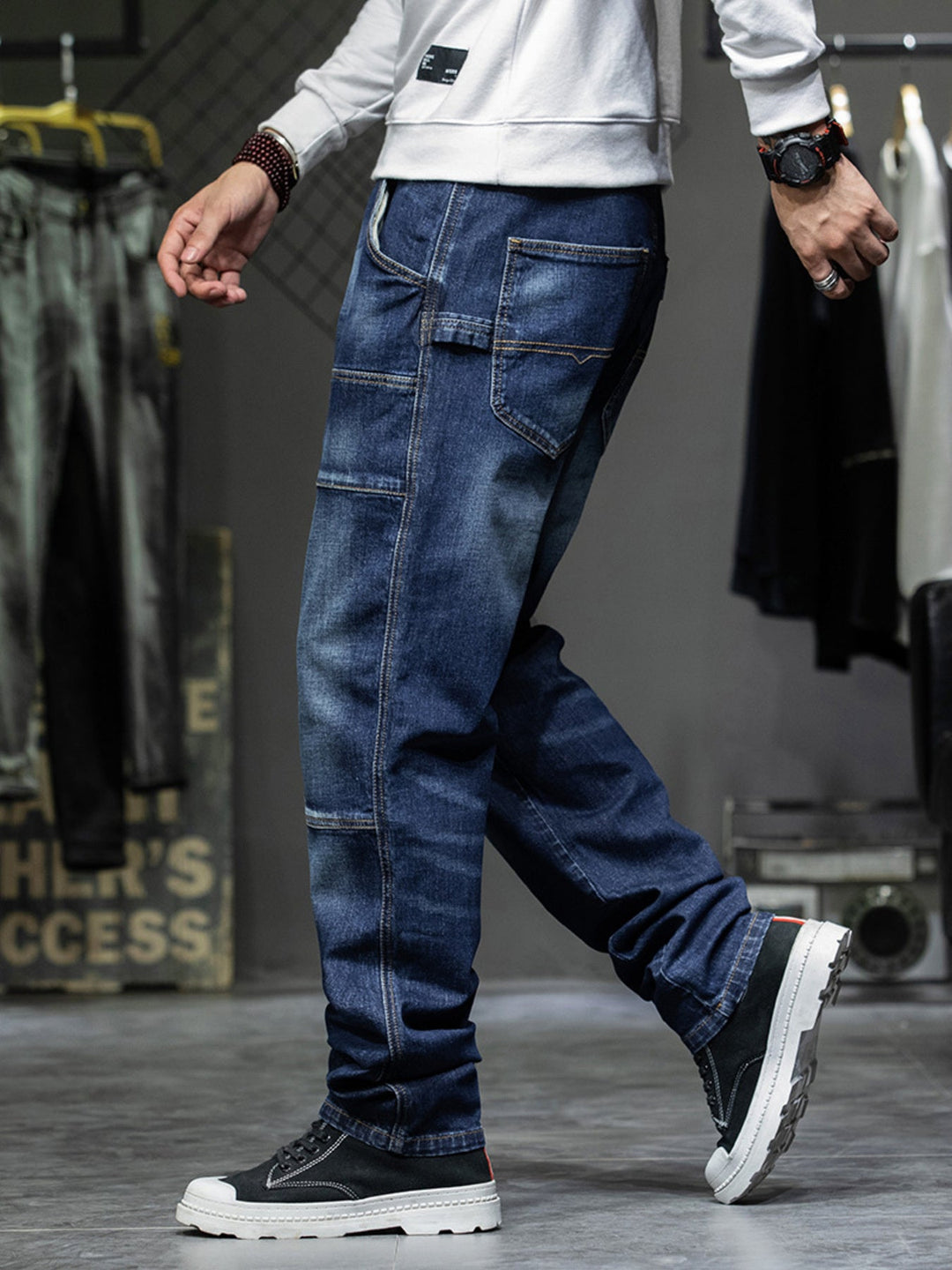 Men's Relaxed Fit Cargo Jeans