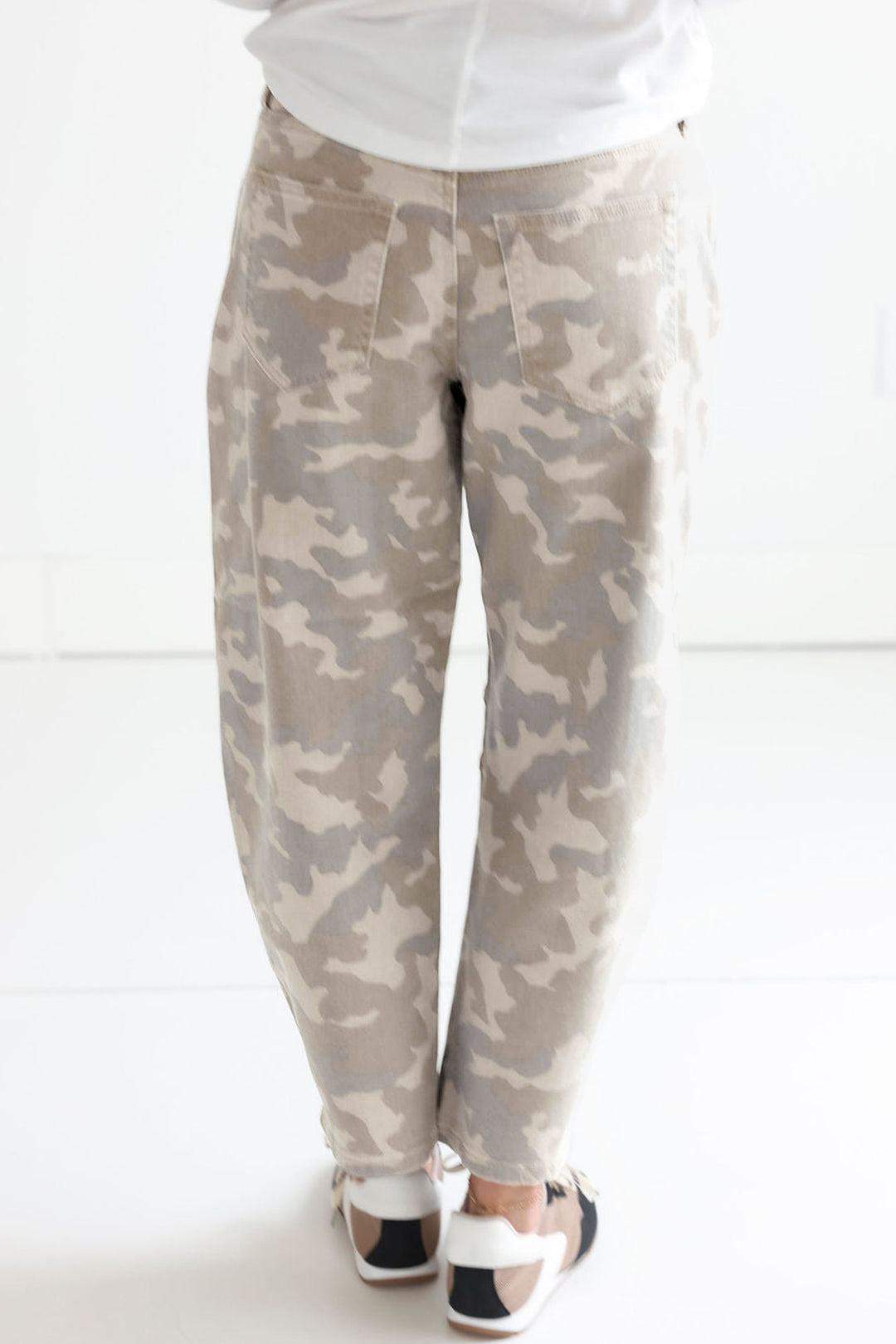 Khaki Camouflage Pattern Pocket Rivet Detail Ankle-Length Harem Fit Jeans