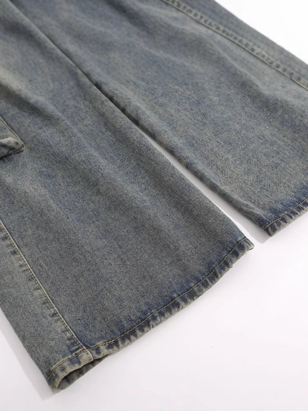 Men's Wide Leg Cargo Jeans