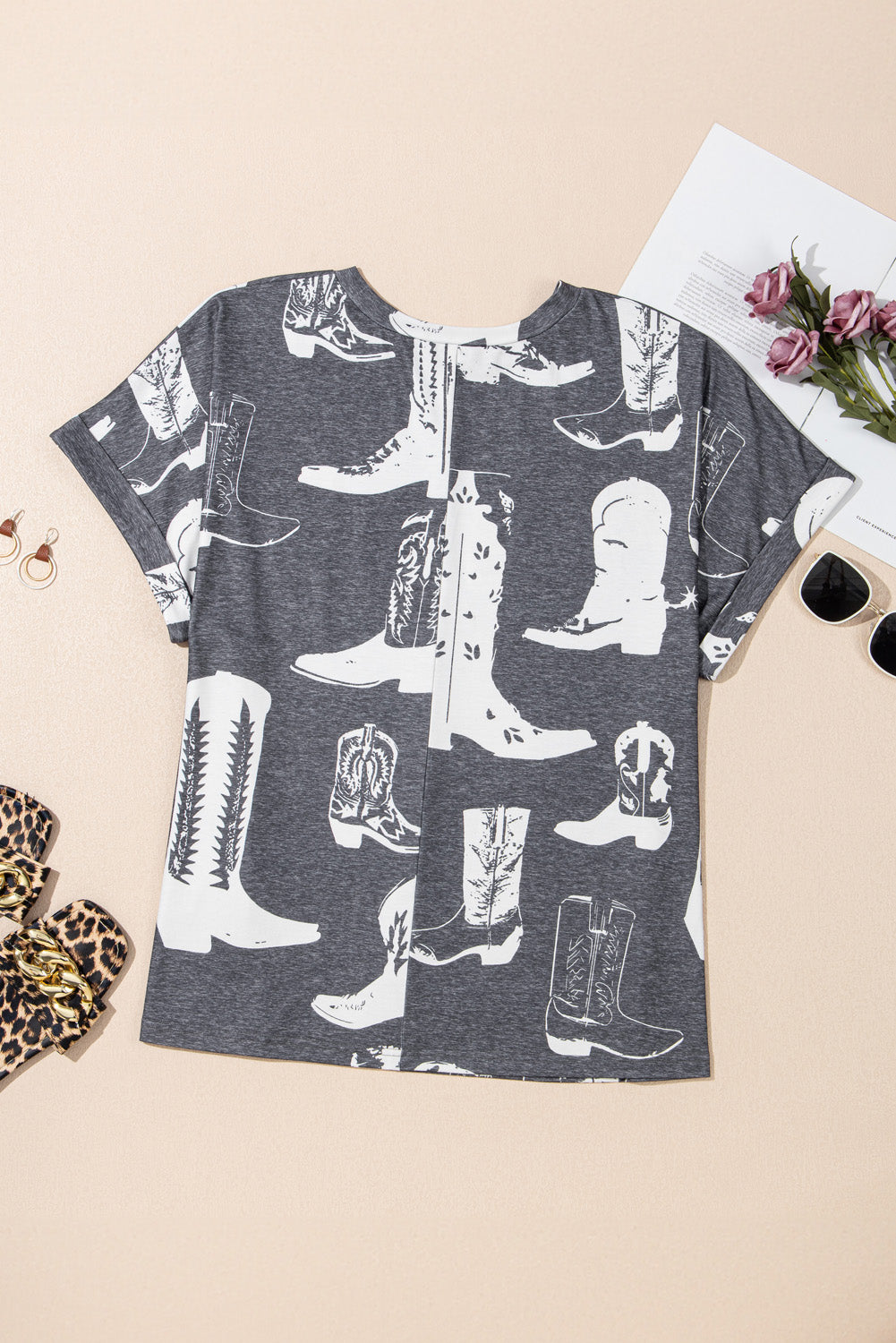 T-shirt ras du cou gris grande taille à imprimé bottes western