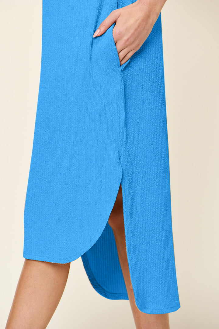Slightly Slit Round Neck Short Sleeve Dress