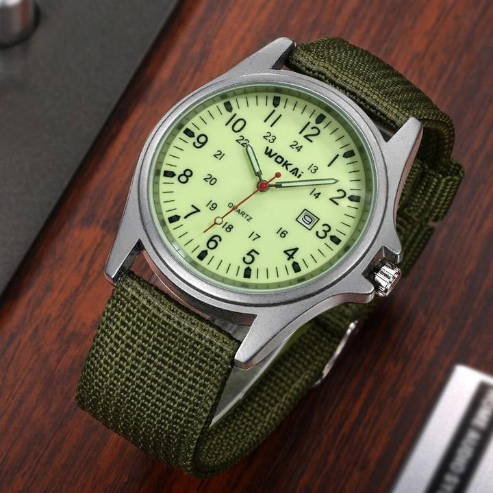Sporty Nylon Strap Mens Quartz Watch Minimalist Design
