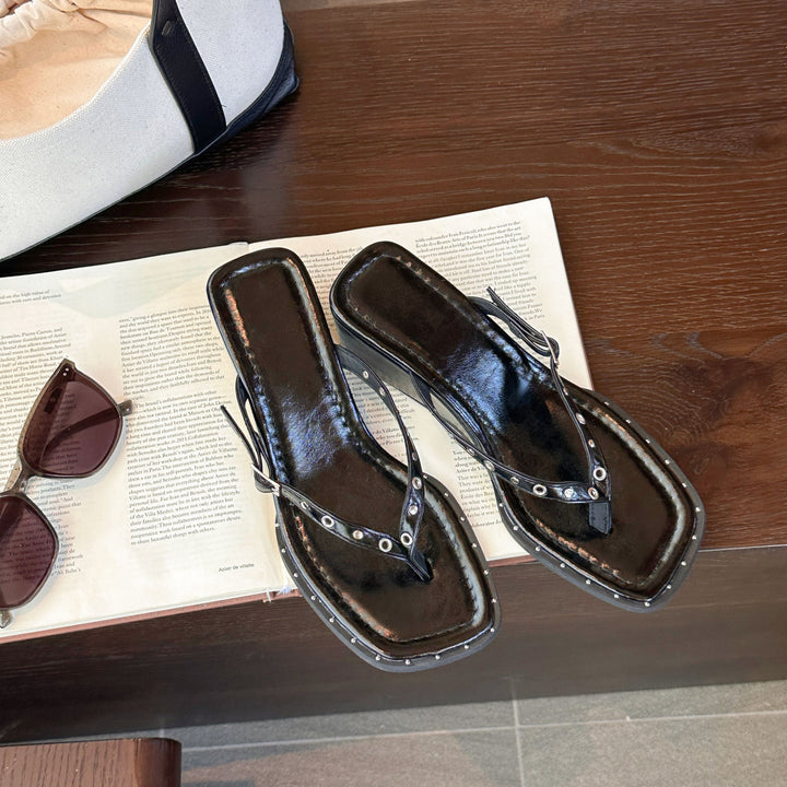 Women's Black Studded Thong Slippers, Soft Sole Casual Minimalist High Heel Flip Flops, 2026 New, Outdoor Summer Wear