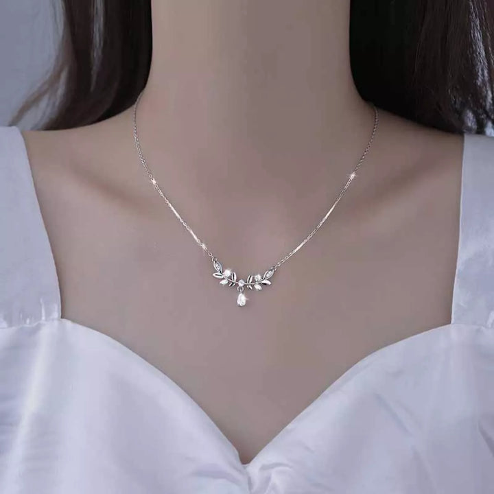 925 Sterling Silver Zircon Flower Necklace