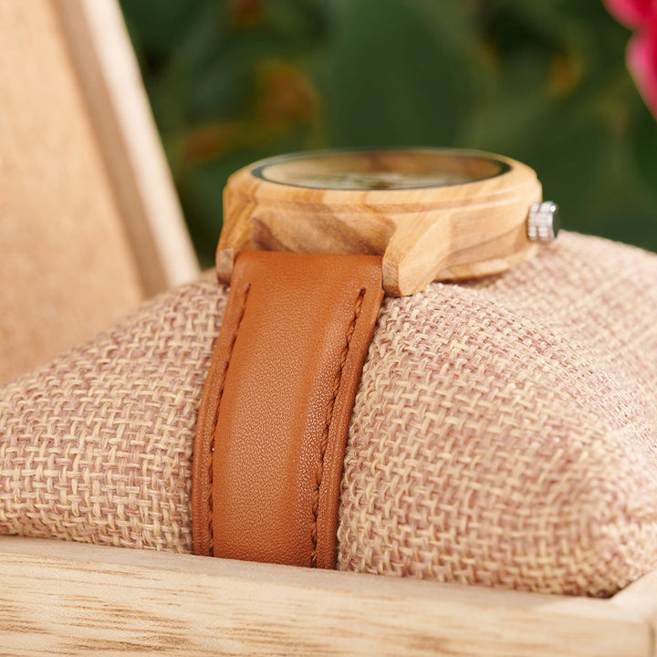 Creative And Fashionable Wooden Couples Watches