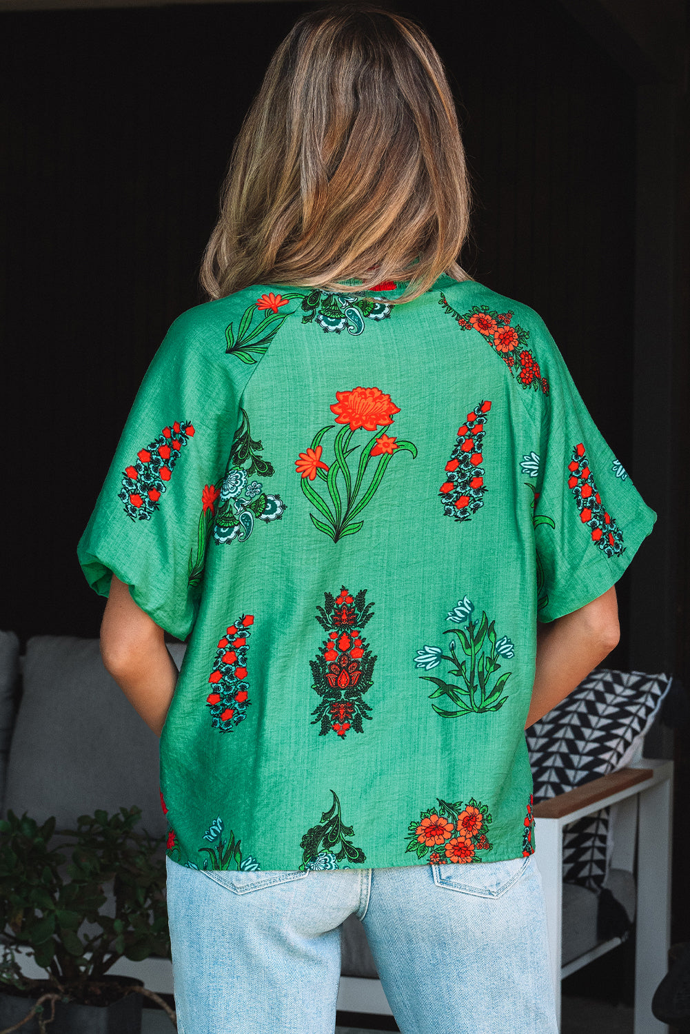 Chemisier à manches courtes et col en V boutonné à imprimé floral vert vif