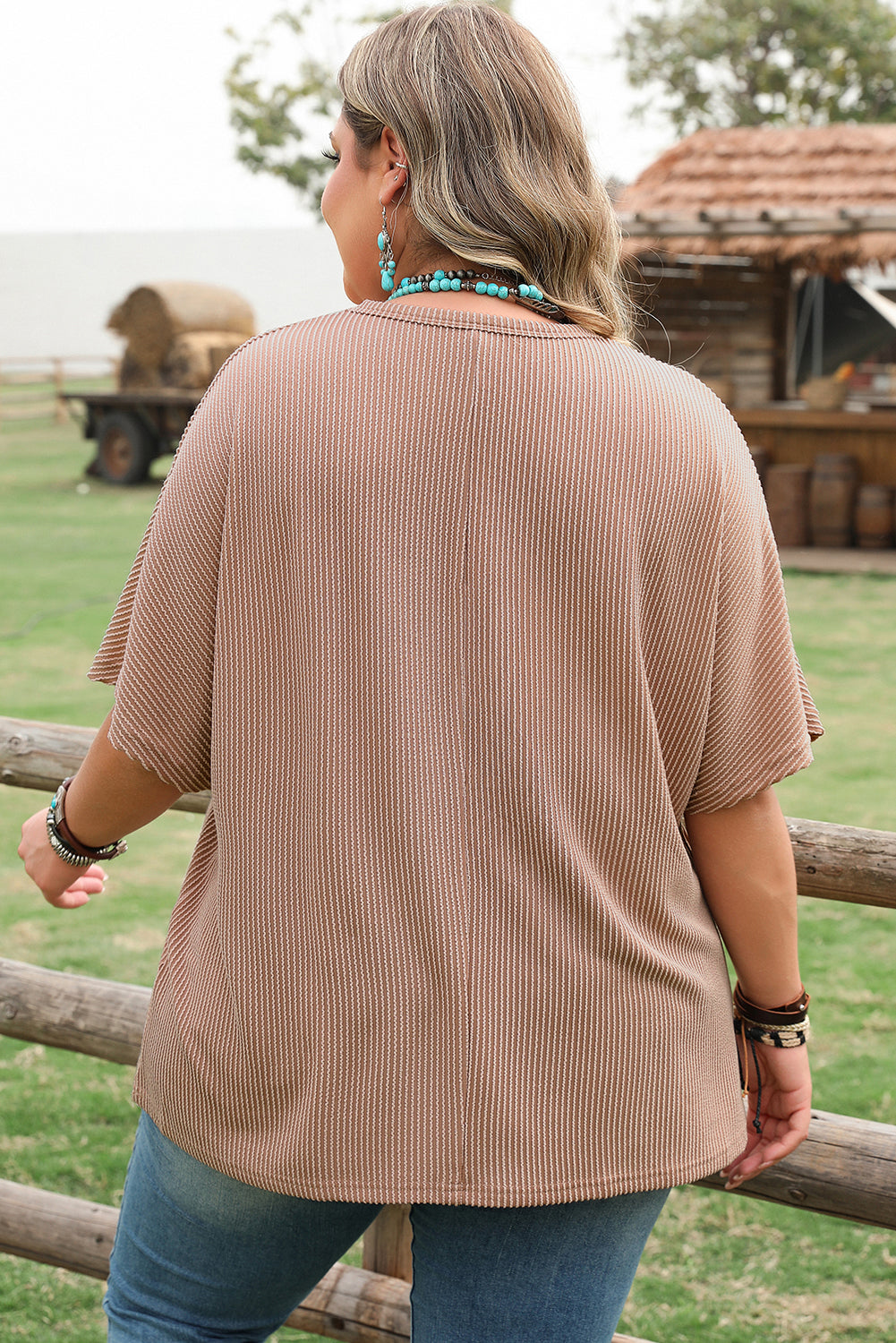 T-shirt ras du cou rayé gris fumé à rayures et côtes, grande taille