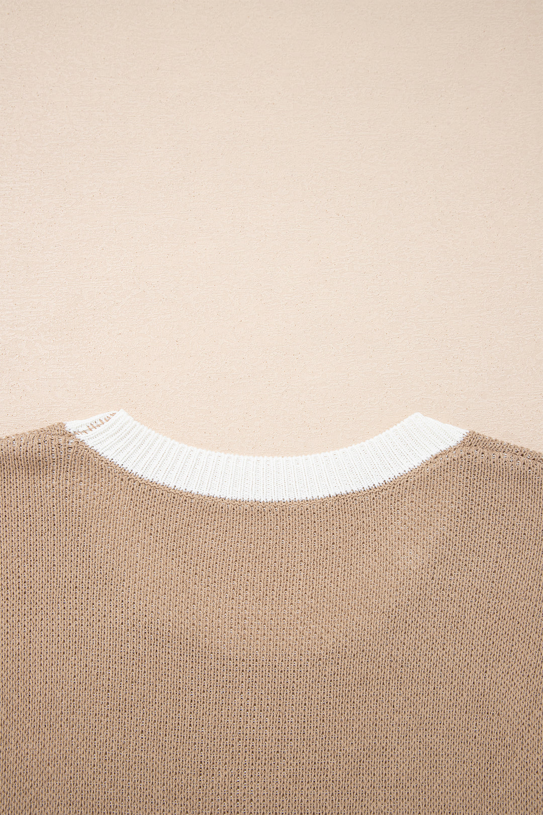 Goat Horse Shoe Pattern Contrast Trim Short Sleeve Sweater