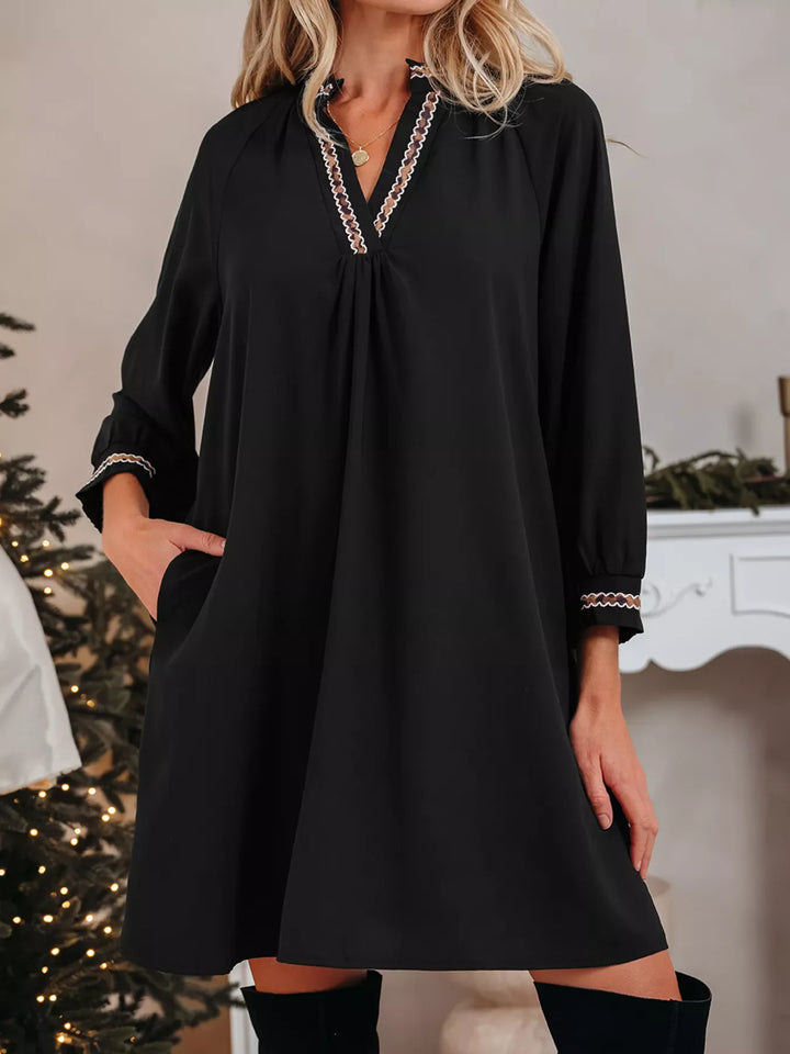 Contrast Trim Bracelet Sleeve Shift Mini Dress
