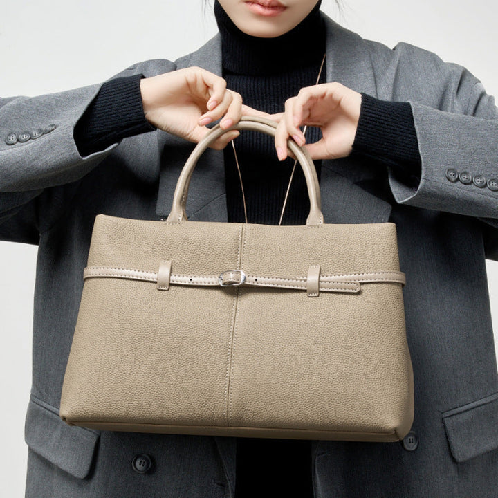 New SpringSummer High-Capacity Commuter Platinum Womens Bag