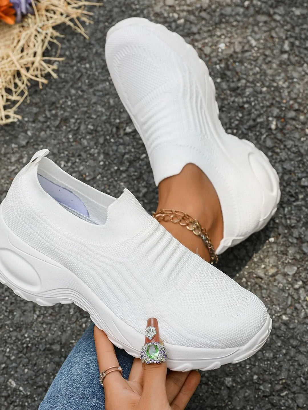 Round Toe Mesh Sneakers