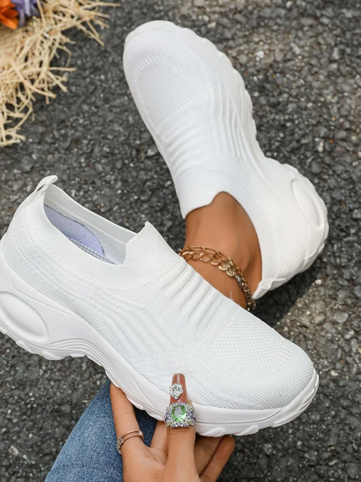 Round Toe Mesh Sneakers