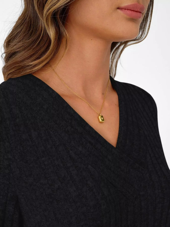 Ribbed Knit V-Neck Long Sleeve T-Shirt