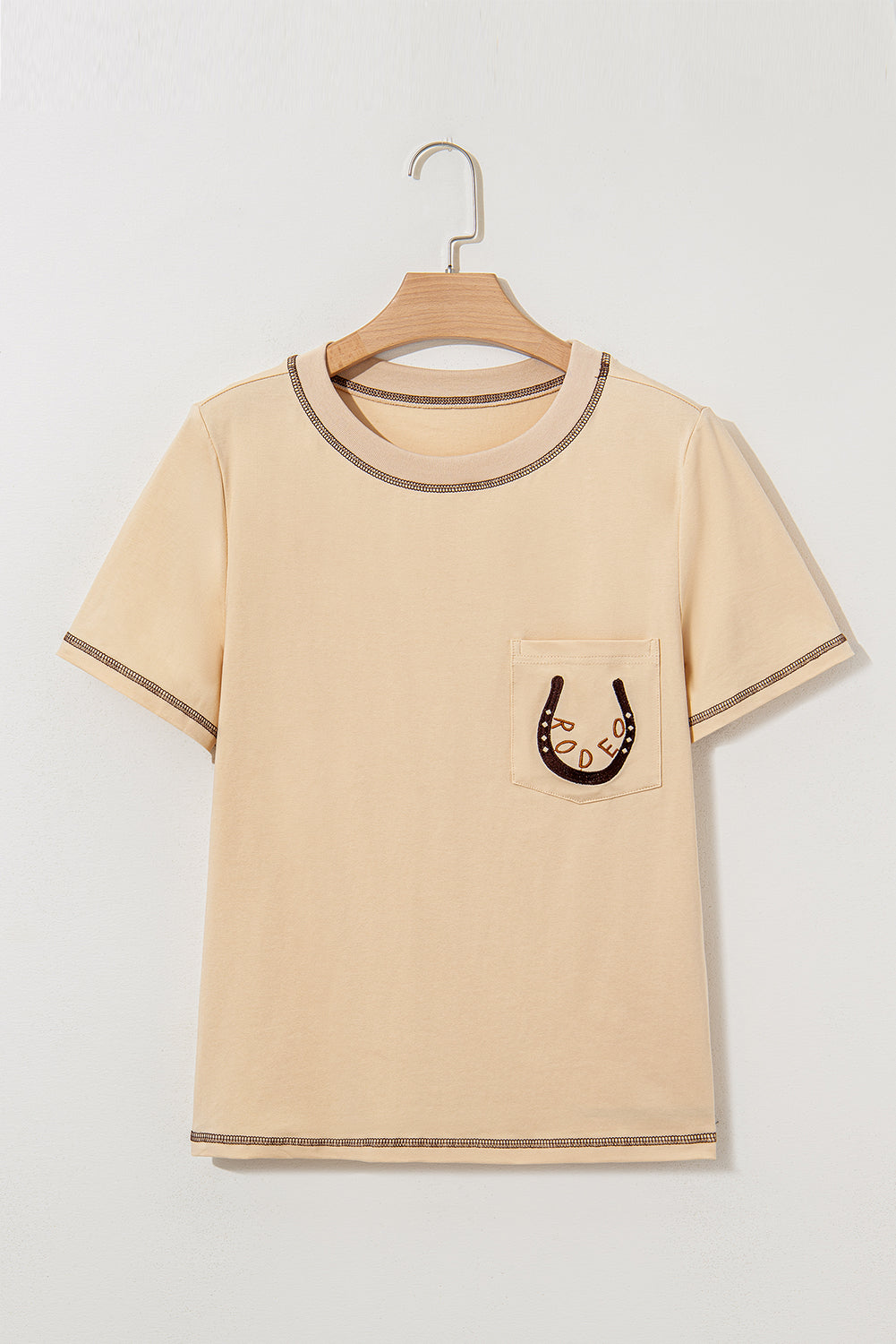 杏色 RODEO 馬蹄形刺繡貼袋 T 卹