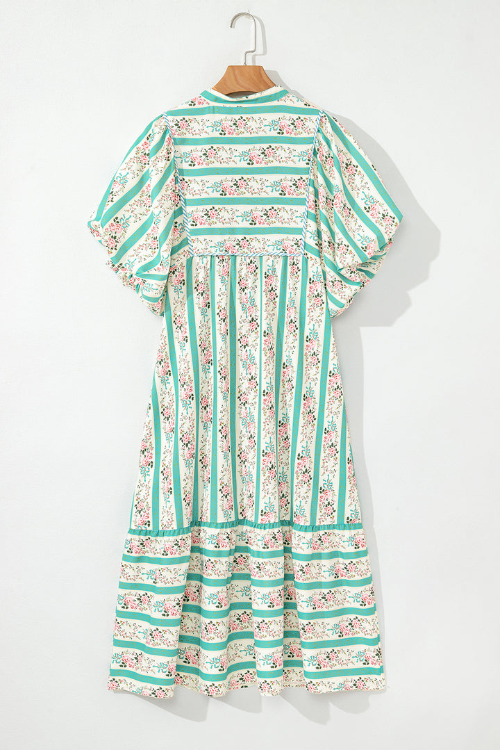 Robe mi-longue à rayures multicolores et imprimé floral, col fendu et manches bouffantes