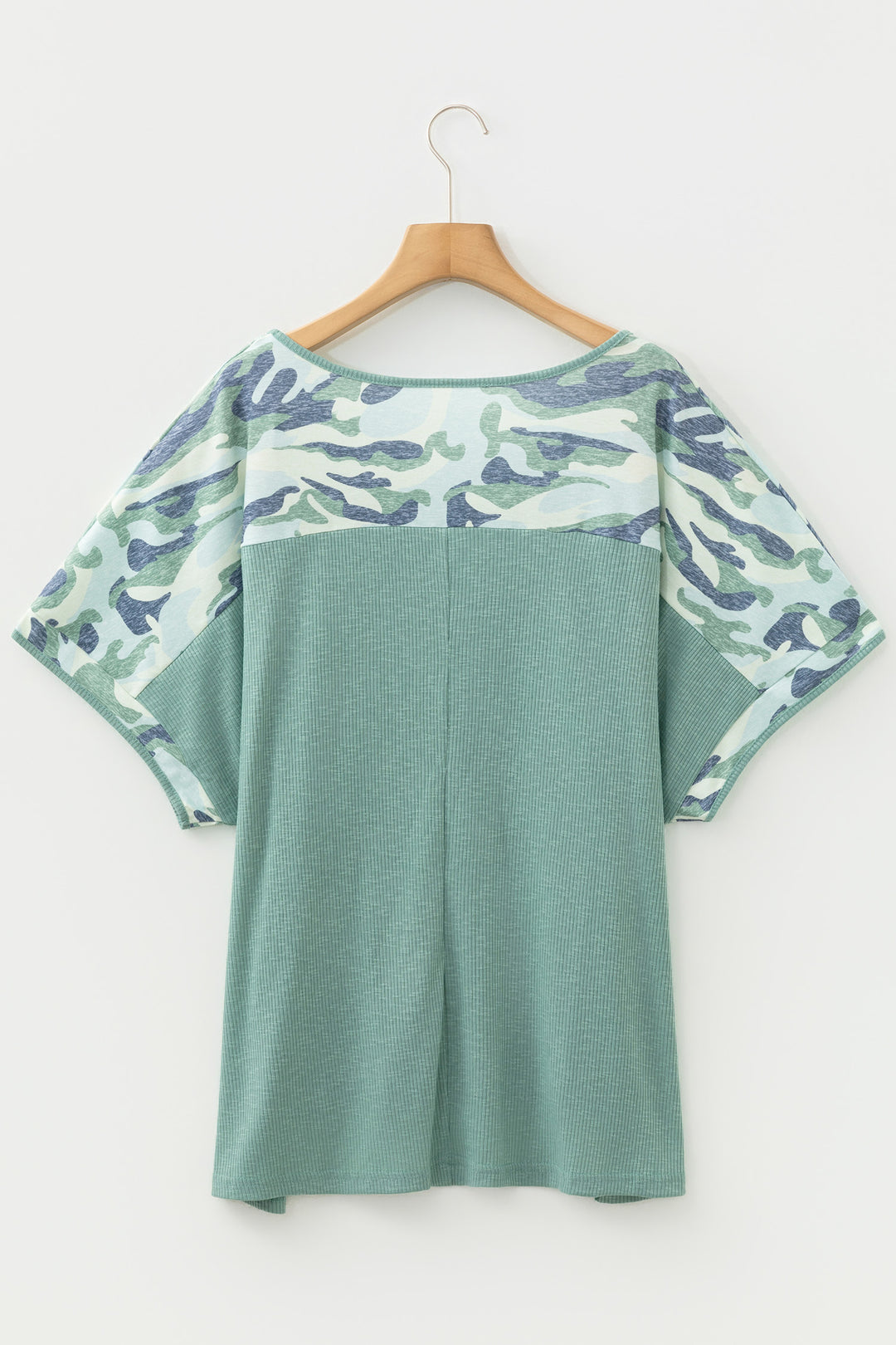 Mist Green Ribbed Camouflage Patchwork Plus Size V Neck Tee