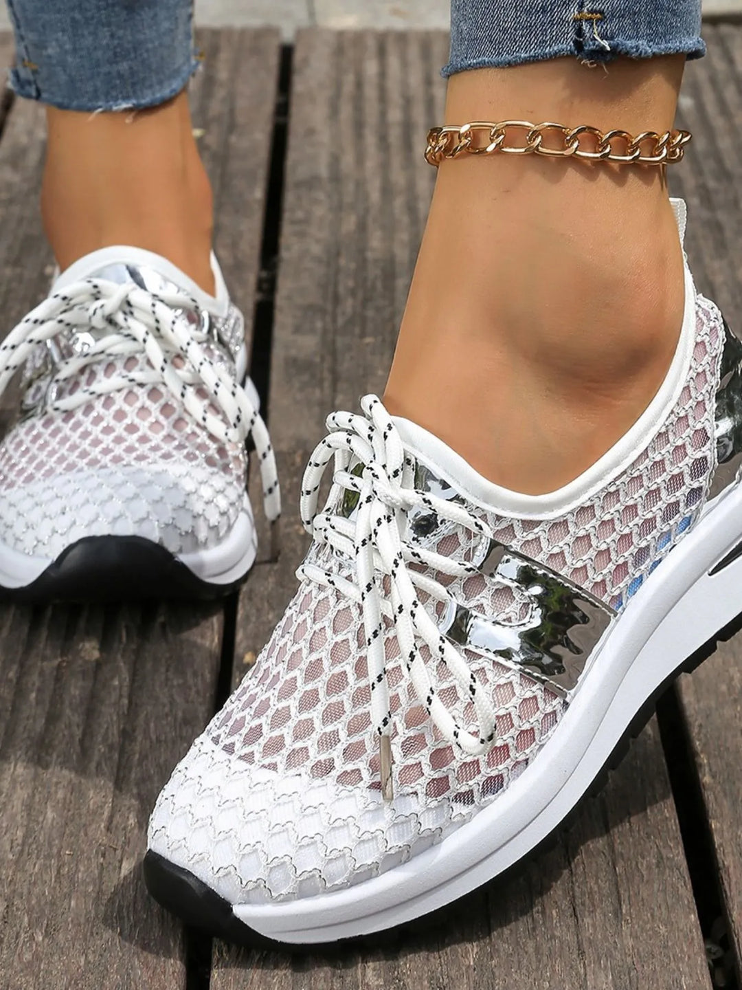 Breathable Mesh Lace-Up Athletic