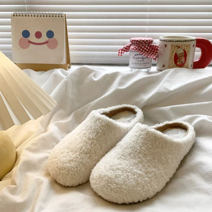 Round Toe Fuzzy Indoor Slippers