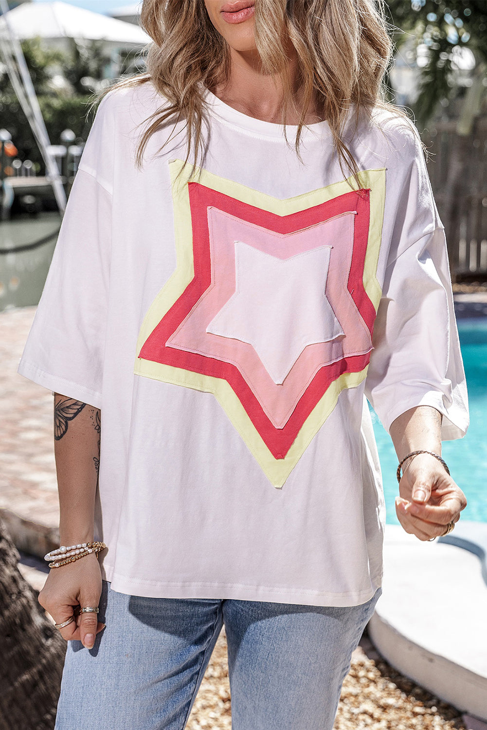 T-shirt oversize à manches mi-longues et patchs étoiles colorblock blanc