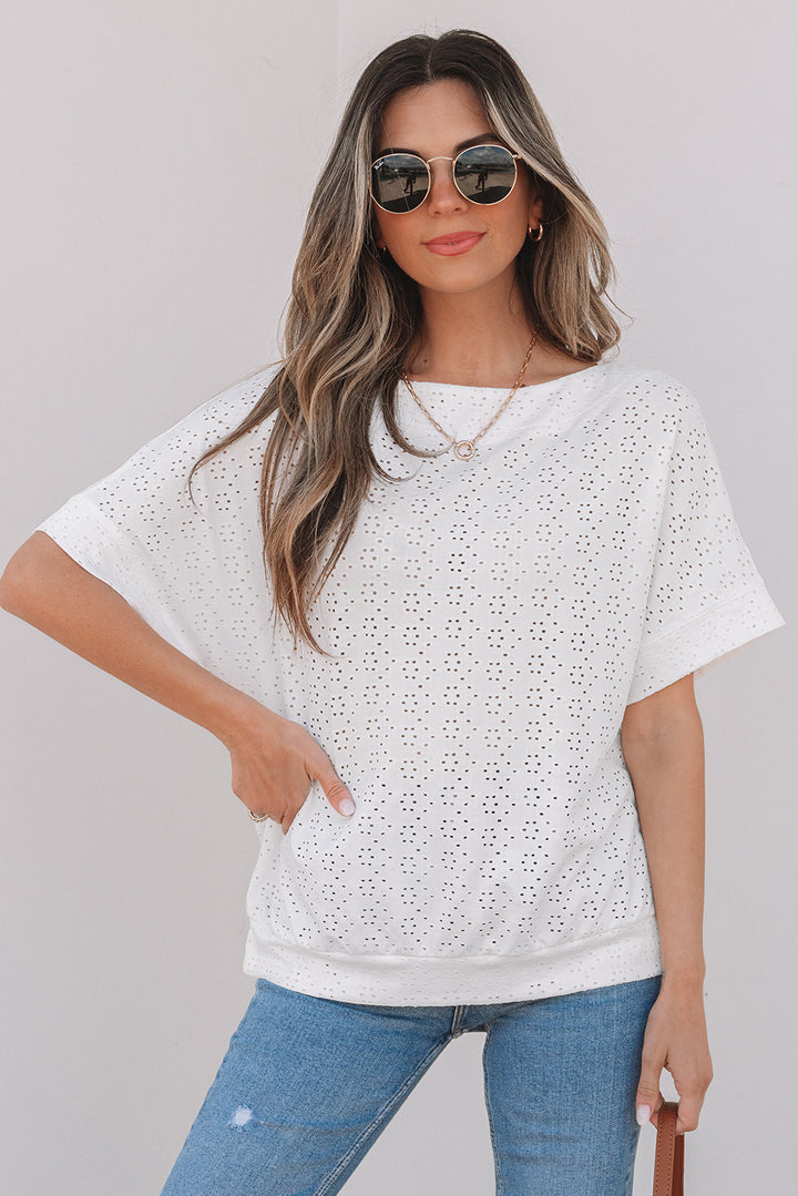 T-shirt décontracté à col bateau et motif œillets blancs