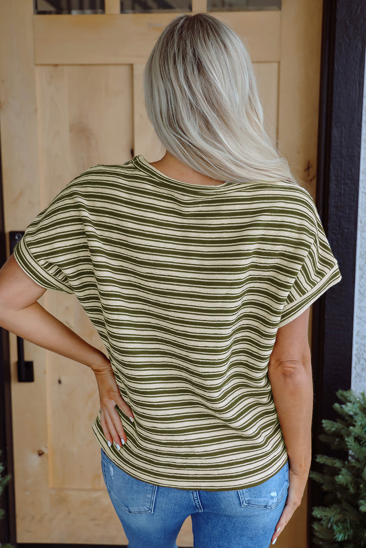 T-shirt ras du cou à rayures vertes et fentes latérales texturées