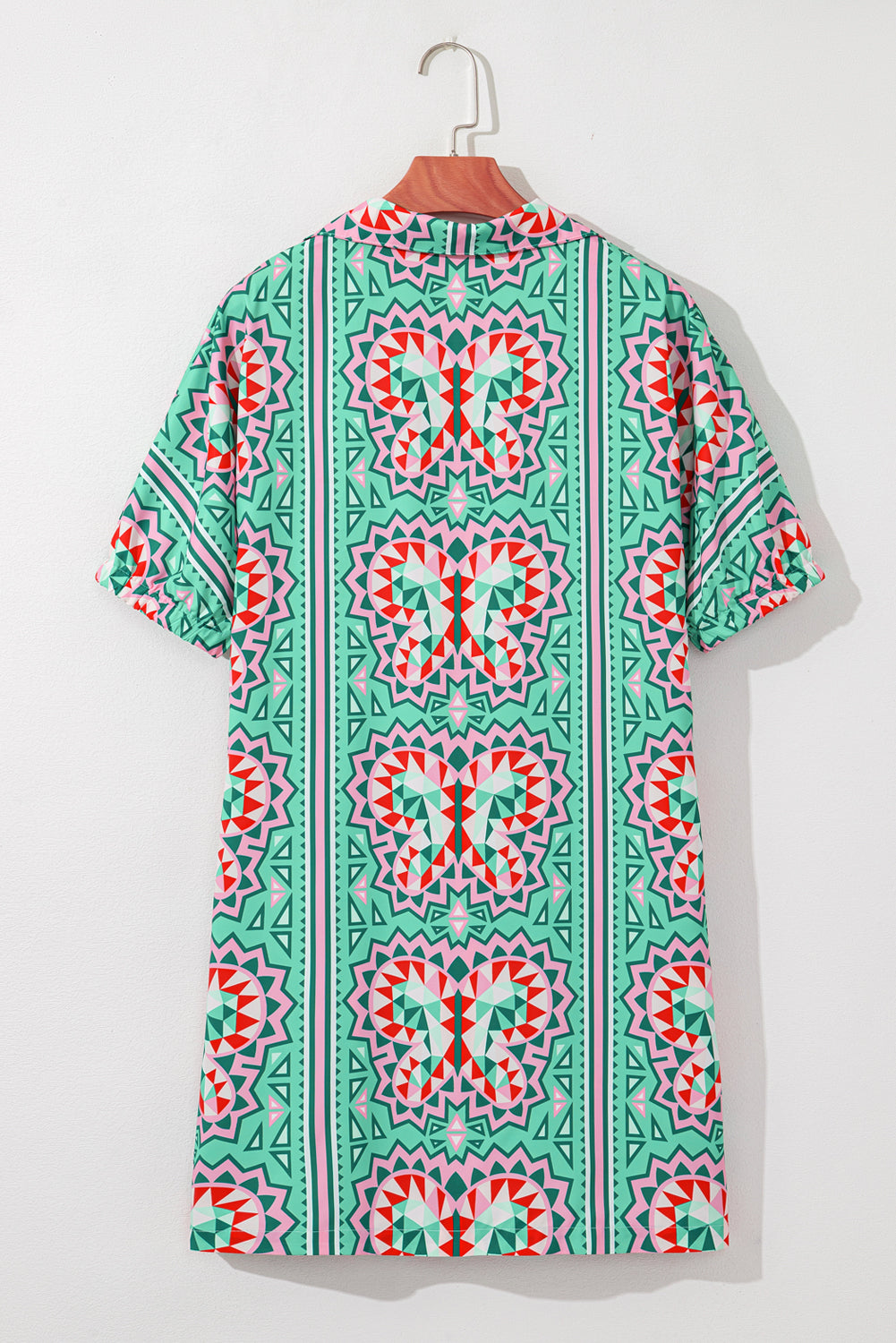 Robe à manches courtes et col fendu vert menthe à imprimé papillon géométrique