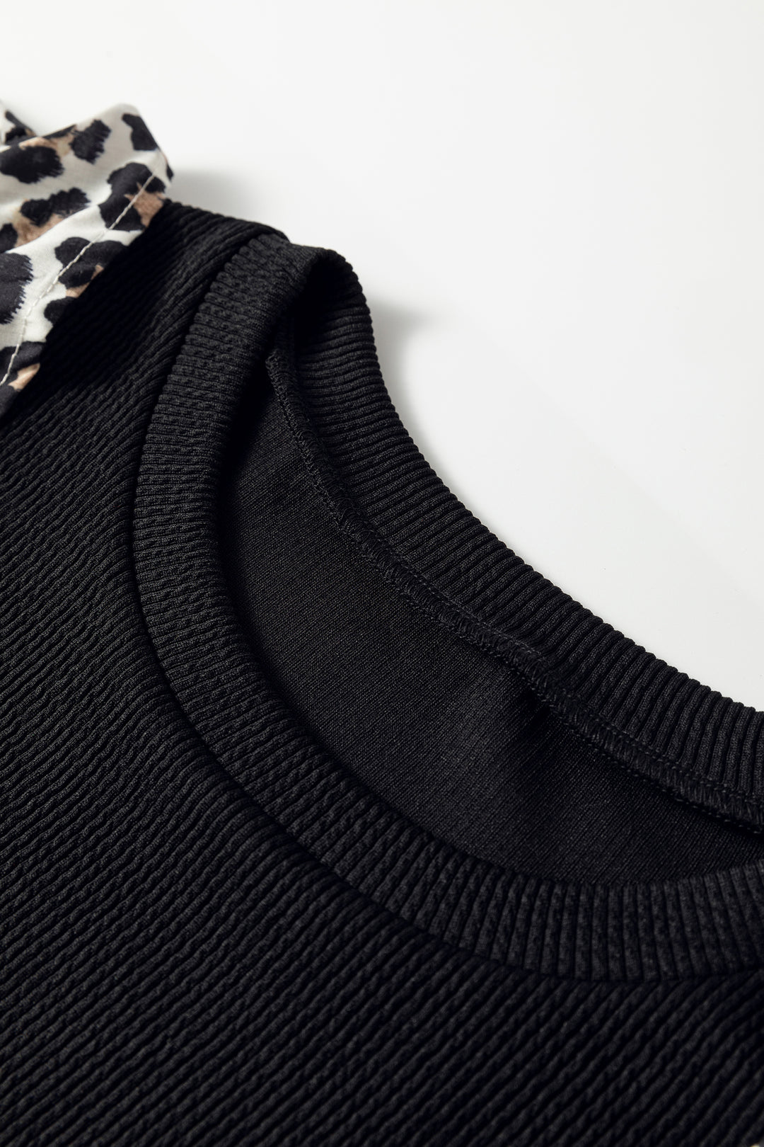 Black Contrast Leopard Ruffled Short Sleeve Ribbed Knit Top