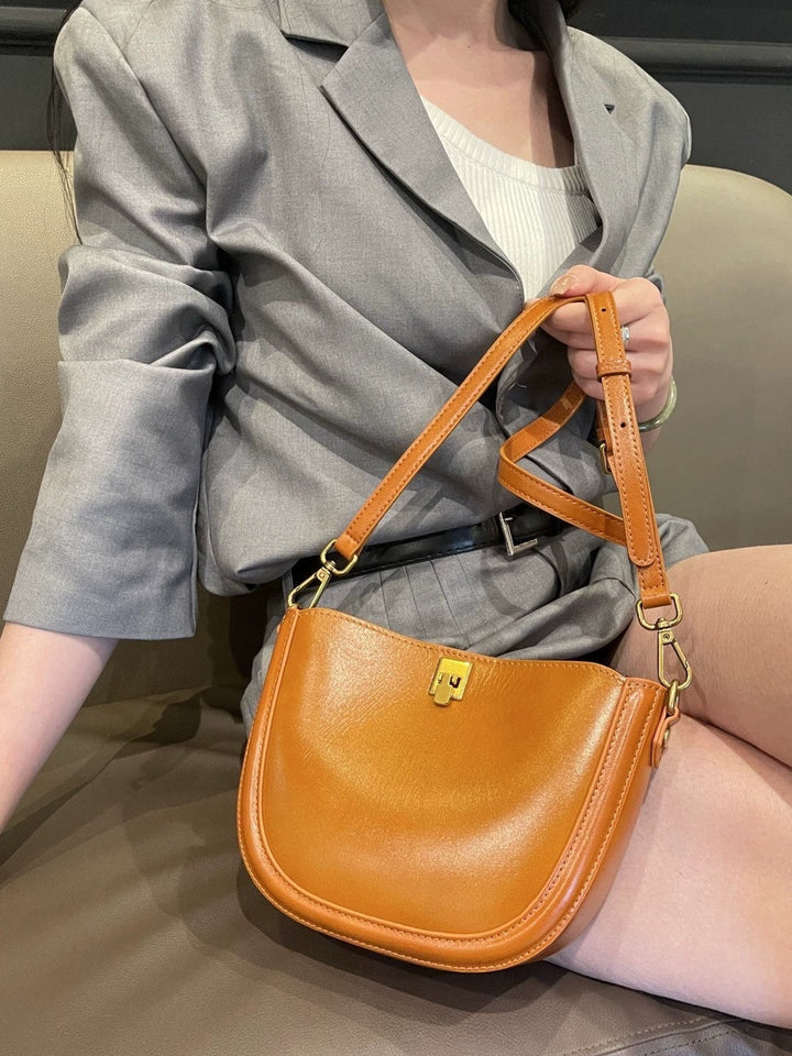 New Genuine Leather Saddle Bag, Versatile Commuter Women's Bag, Single Shoulder And Crossbody, Top-grain Cowhide, Simple And Stylish Shell Bag