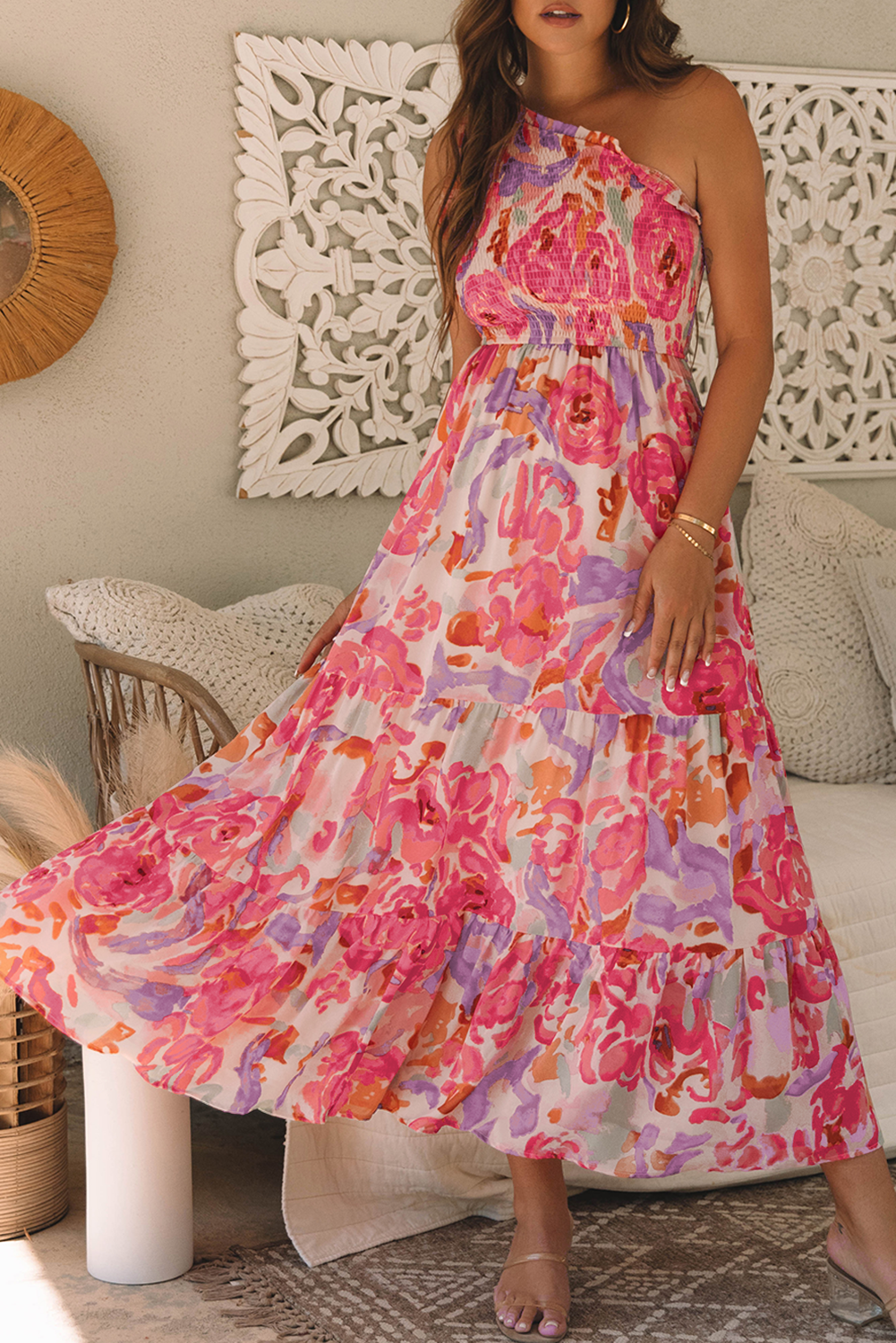 Robe longue froncée à une épaule et imprimé floral abstrait rose