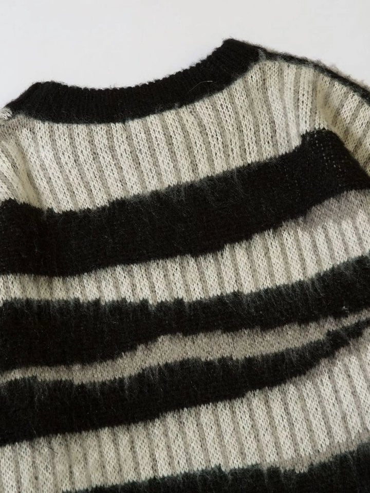 Men's Oversized Contrast Striped Round Neck Sweater