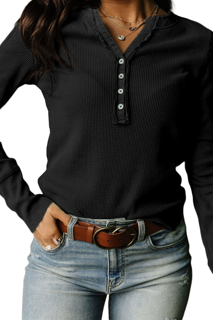 Haut Henley en tricot gaufré à encolure bordée de noir