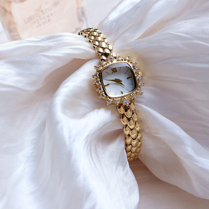 Womens Niche Vintage Thin-chain Watch