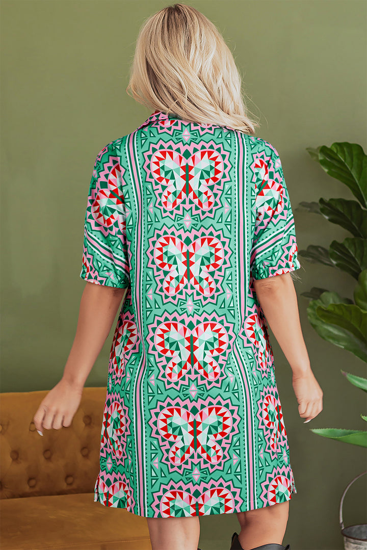 Robe à manches courtes et col fendu vert menthe à imprimé papillon géométrique